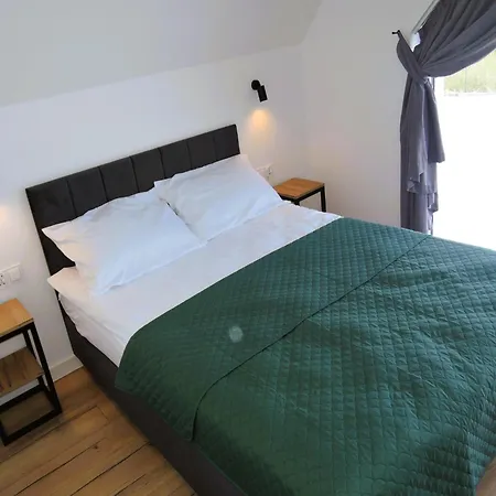 New Homes For 8 People, Holiday home