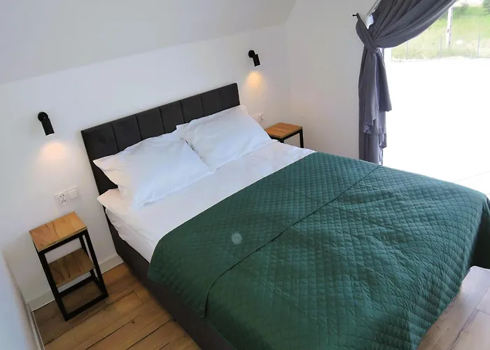 New Homes For 8 People, Casa vacanze